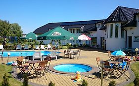 Hotel Brydar With Sauna, Swimming Pool And Jacuzzi Großmöllen Exterior photo