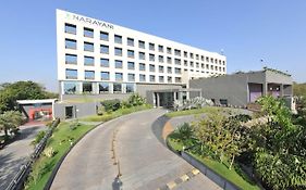 Hotel Narayani Heights, Ahmedabad Exterior photo