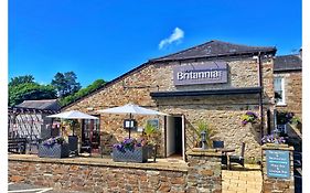 The Britannia Inn & Waves Restaurant Par Exterior photo