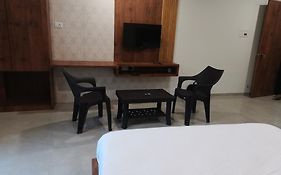 Hotel Mahalaxmi Executive Kolhapur Room photo