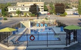 Flamingo Motel Penticton Exterior photo