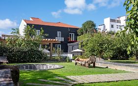 Hostel Out Of The Blue Ponta Delgada Exterior photo