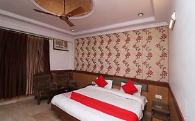 Oyo Hotel Solitaire & Restaurant Agra  Exterior photo