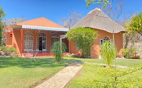 Lynns Guest House Bulawayo Exterior photo