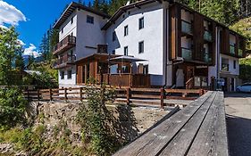 Hotel Chalet Margoni Canazei Exterior photo