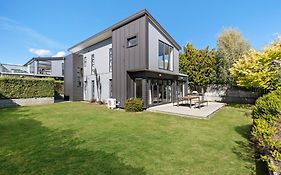 Tenby Apartments Wanaka Exterior photo