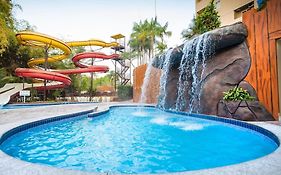 Aguas Termais Naturais Nas Piscinas Com Aguas Quentes 24 Horas Acesso Gratis Aos Parques Aquaticos Dos Resorts Golden Dolphin Grand Hotel Do Supreme E Do Express Os Melhores Hoteis Resorts Com Parque Aquatico Em Caldas Novas Garanta Ja Promocao Quali Exterior photo