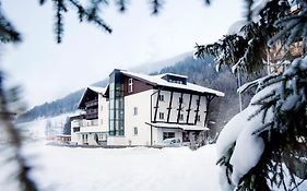 Valluga Hotel St. Anton am Arlberg Exterior photo