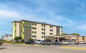 EverSpring Inn & Suites Bismarck Exterior photo