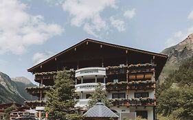 Verwöhn-Harmoniehotel Mandarfnerhof St. Leonhard im Pitztal Exterior photo