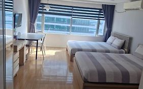 Hongdae Residence 3 - 1Min From Hongik Uni Station Exit #1 Seoul Exterior photo