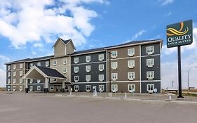 Quality Inn & Suites Moose Jaw Exterior photo