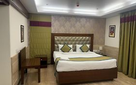 Hotel Luxury Residents - Family Friendly Hotel, Free Shuttle Hyderabad Exterior photo