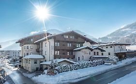 Hotel Landhaus Zillertal Fügen Exterior photo