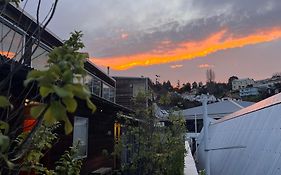 Hostel On Top Backpackers Dunedin Exterior photo