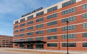 Hotel Courtyard By Marriott Waterloo Cedar Falls Exterior photo