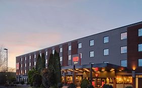 Hotel Radisson Red London Gatwick Airport Crawley  Exterior photo