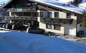 Hotel-Pension Flora Saalbach Exterior photo