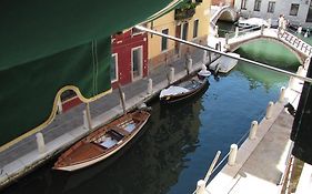Ca' San Trovaso - 6 Rooms Venedig Exterior photo