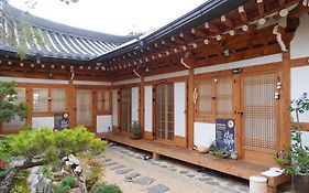 Happiness Full Hanok Guesthouse Jeonju Exterior photo