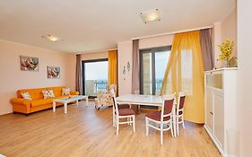 Pomorie Seafront Apartments Room photo