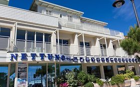 Hotel Nettuno Cesenatico Exterior photo