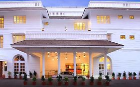 Hotel Luciya Palace Thrissur Exterior photo