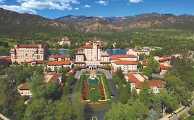 Hotel The Broadmoor Colorado Springs Exterior photo