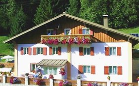 Bed and Breakfast Haus Jochum Langen am Arlberg Exterior photo