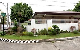 Villa Casa Amiga Dos Manila Exterior photo