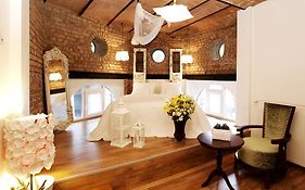The White Swan Suites Beyoglu Istanbul Room photo