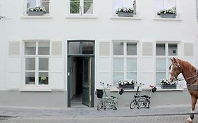 B&B Alphabet - Luxury Guesthouse And Art Gallery Brügge Exterior photo