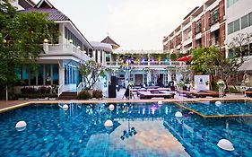 Paradise Hotel Udonthani Exterior photo