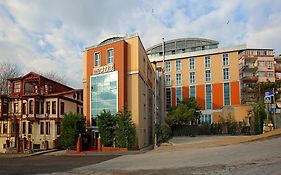 Wes Hotel Kocaeli Exterior photo