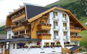 Bed and Breakfast Haus Bergkristall Obergurgl Exterior photo