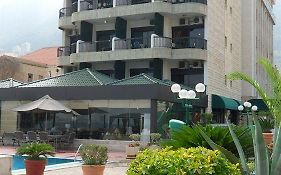 Holiday Suites Hotel&Beach Resort Jounieh Exterior photo