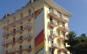 Hotel Maxi Heron Lido di Jesolo Exterior photo