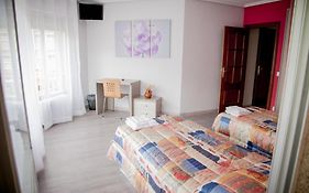 Hotel Pension Parque Del Ebro (Adults Only) Logroño Room photo