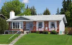 Bed and Breakfast Cozy Nest Bed & Breakfast YYC Exterior photo