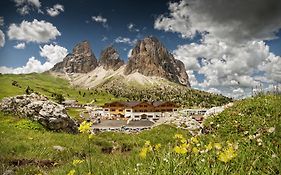 Passo Sella Dolomiti Mountain Resort Wolkenstein in Gröden Exterior photo