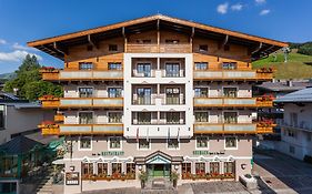 Hotel Neuhaus Saalbach Exterior photo