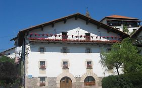 Hotel Hostal Ezkurra Exterior photo