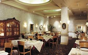 Sutton Place Hotel Toronto Restaurant photo