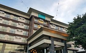 Dohera Hotel Cebu Stadt Exterior photo