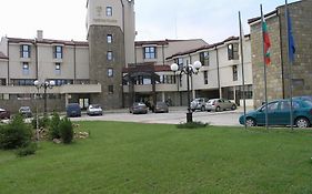 Hotel Troyan Plaza Exterior photo