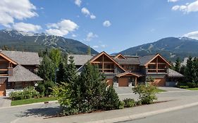 Hotel Montebello By Whistler Premier Vr Exterior photo