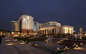 Hotel Hyatt Regency Taschkent Exterior photo