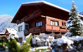 Hotel Haus Tirolerland Mayrhofen Exterior photo