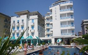 Hotel Heron Lido di Jesolo Exterior photo