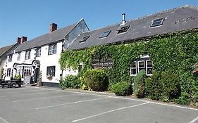 Hotel Somerset Arms Semington Exterior photo